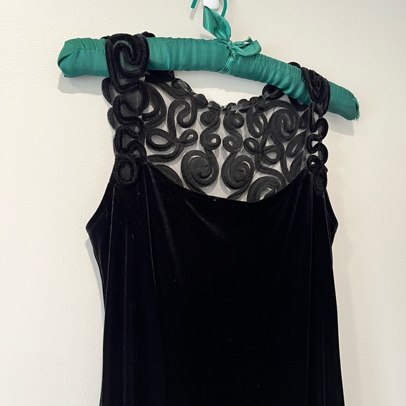 VintageBlack Velvet Dress w/ Matching Shrug by Joseph Ribkoff, Size 6P - Picture 2 of 13